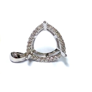 Offre Exceptionnelle : Breloques Classiques pour Femme en Or Blanc 18 carats avec Diamant Naturel Taille Brillant, Semi-Monture, 20mm, Clarté SI1 – Idéal Cadeau - Product Image 1