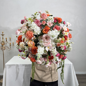 Composition florale en boule de fleurs de soie blanches en gros, mélange de couleurs Promise pour la décoration de table de mariage - Product Image 6
