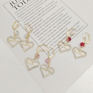 Gran oferta, recién llegado, pendientes en forma de corazón para mamá, pendientes de diseño chapados en oro de 14K para mujer - Product Image 1
