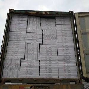 Plaque de plafond en plâtre <span class=keywords><strong>TE</strong></span> <span class=keywords><strong>PVC</strong></span> 595x595x12mm, panneau de plafond en plâtre laminé avec feuille d'aluminium au dos, conforme aux normes ASTM CE, pour le Salvador - Product Image 5