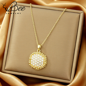 Ensemble de bijoux vintage chic plaqué or 14 carats avec perles blanches, collier, boucles d'oreilles et bagues en cuivre pour femme - Product Image 3
