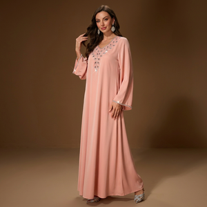 Nouvelle Robe Longue Ample à Col en V Ornée de Diamants Faite à la Main, Tendance, pour Femmes Musulmanes du Moyen-Orient (Vêtements Transfrontaliers) - Product Image 1