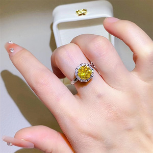 Anillo de oro de 18 quilates al por mayor de fábrica para damas 1 quilate 2 quilates champán Moissanite 925 plata esterlina de lujo para aniversario - Product Image 4