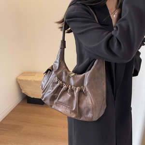 Nuevo bolso de hombro de cuero suave a la moda con pliegues y gran capacidad para chicas, bolso de hombro multifuncional - Product Image 3