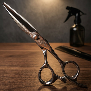Ciseaux de coiffure professionnels ergonomiques en acier inoxydable à bords tranchants pour droitiers avec manche long pour usage en salon - Product Image 2