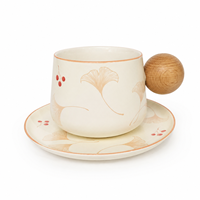Ensemble tasse à café et soucoupe en porcelaine Ginkgo 325 ml avec poignée en bois, motif feuille et baies, emballé en coffret cadeau, sans BPA, sans danger pour les aliments, vaisselle élégante