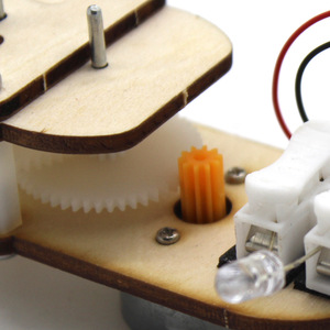 Kit scientifique d'expérimentation avec générateur à manivelle, modèle en bois, fonctionnement manuel, éducation STEM pour enfants de 7 à 9 ans - Product Image 3
