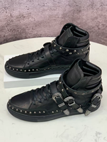 Bottes montantes pour hommes en cuir véritable, style rock sombre, avec boucles de ceinture et rivets, nouvelle collection hiver 2026