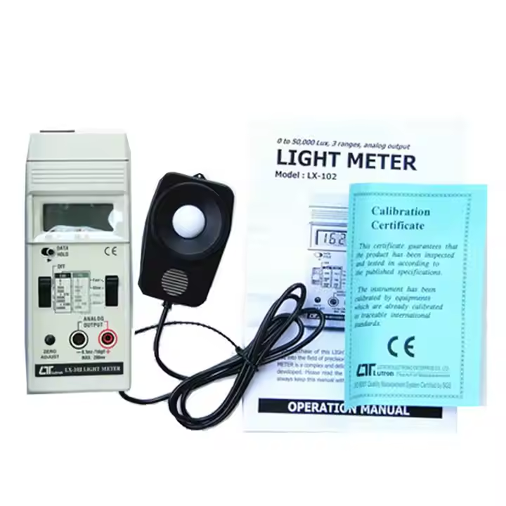 LUTRON LX-102 Portable Digital Lux Meter Illuminance Meter 