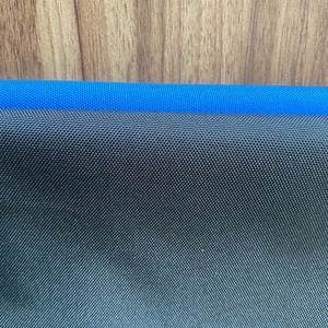 Tela Oxford 420D Impermeable con Revestimiento de PVC 100% Poliéster, Muestra Gratuita Personalizada al por Mayor para Bolsas Escolares - Product Image 4
