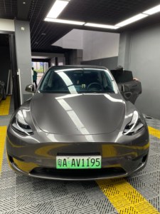 Película de Vinilo para Automóviles Anolly LM-6207, Color Gris Humo de Metal Líquido, 7.5mil de Grosor, PVC, Protección UV del 99%, Rechazo de IR del 90% - Product Image 2
