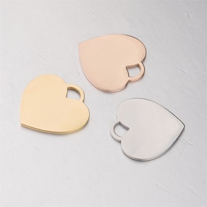 Colgante de Corazón de Alta Calidad con Grabado de Logotipo Personalizado, Regalo para Parejas, Collar con Colgante de Corazón de Acero Inoxidable - Product Image 1