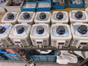 Tdgc2 Enkele Fase 2kw 3kw 5kw 10kw 15kw Variac Transformator Regelgeving Spanningsregelaars Stabilisatoren - Product Image 6