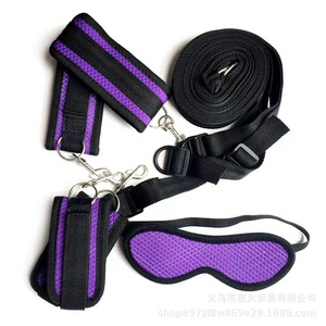 Venta directa de fábrica de correas de bondage eróticas alternativas para cama, bondage femenino con ataduras para manos y pies y antifaz. - Product Image 3