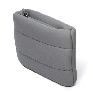 Pochette de maquillage personnalisée en néoprène matelassé, petite, avec fermeture éclair, réutilisable et portable, design à motifs - Product Image 3