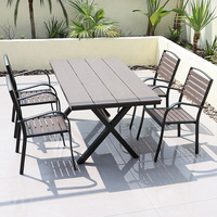Tables et chaises de patio modernes, durables et imperméables avec structure en acier au carbone pour la cour, le jardin et le parc