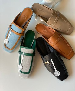 Mules en cuir incroyables, confortables et plates pour l'<span class=keywords><strong>été</strong></span>, l'hiver et le printemps - Fermeture souple et facile à enfiler avec motif uni, style durable - Product Image 2