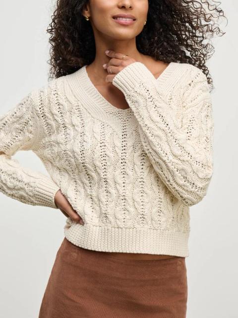 High Quality Women Customized Cable Knit Chunky V-neck Pullover Long Sleeve Classic Outfits Winter Warm Cotton Knitted Sweater