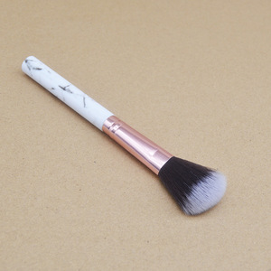 Pinceau à blush motif marbre 3,5 cm, poils en nylon ondulés pour l'application du maquillage sur les joues - Product Image 1