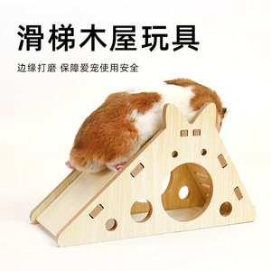 Casa de madera para hámsteres, forma triangular con tobogán, muebles duraderos para mascotas pequeñas - Product Image 3