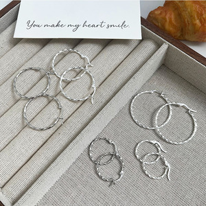 S925 Sterling <b>Silver</b> <b>Hoop</b> Earrings For Women Korean Style Twisted Texture Geometric Design Everyday Wear Light Luxury Jewelry - Product Image 2