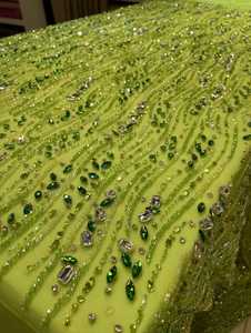 Tissu en dentelle florale haut de gamme avec broderie perlée de cristaux – Matière textile de luxe pour robes de mariée, robes de soirée et confection de vêtements - Product Image 2