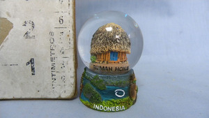 Indonesia tùy chỉnh 3D nhựa xây dựng bức tượng nước thủy tinh tuyết toàn cầu - Product Image 2