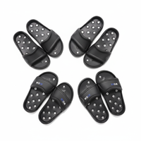 Bottes de protection antidérapantes pour la construction de sols en revêtement époxy