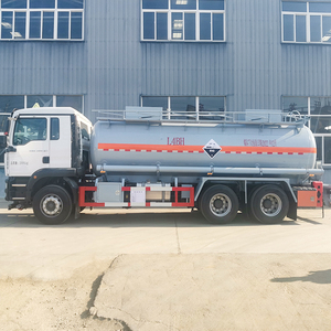 Camión cisterna corrosivo de rueda motriz 6x4 de nueva condición directa de fábrica con transmisión Manual para almacenamiento de aceite precios competitivos - Product Image 2