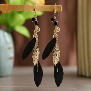 Pendientes Novedosos con Plumas y Símbolo de <span class=keywords><strong>la</strong></span> Paz Hippie para Fiesta, Pendientes Bohemios con Borlas Largas para Vacaciones de Verano y Eventos Musicales - Product Image 3