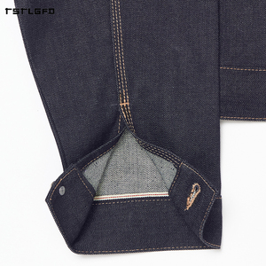 Chaqueta de mezclilla cruda selvedge índigo oscuro para hombre con solapa oculta, bolsillo único en el pecho, hebilla trasera en la cintura y corte holgado estilo Heritage. - Product Image 5