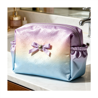 Pochette de maquillage matelassée personnalisée à motif floral en relief, en satin dégradé avec nœud, organiseur de voyage pour femmes