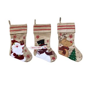 Meilleure vente fantaisie personnalisé <span class=keywords><strong>Jute</strong></span> toile <span class=keywords><strong>de</strong></span> <span class=keywords><strong>jute</strong></span> Beige flocon <span class=keywords><strong>de</strong></span> neige décoration personnalisée sac cadeau bas <span class=keywords><strong>de</strong></span> Noël <span class=keywords><strong>de</strong></span> Noël - Product Image 1