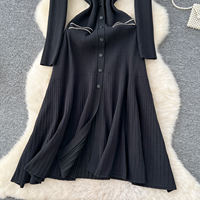 Robe décontractée élégante pour femmes, col à volants, manches longues, coupe évasée, tricotée, avec poches à bordure contrastée, pour un usage quotidien