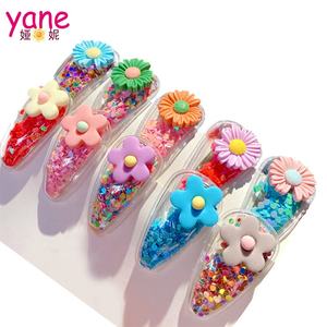 Mooie transparante PVC haarclips met schattige bedeltjes en glitter erin voor meisjes - Product Image 4