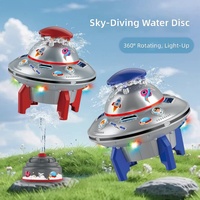 Activités de plein air pour enfants 360 °   Toupie spatiale volante rotative et lumineuse, alimentée au pied, avec fonction d'arrosage et de jeu aquatique