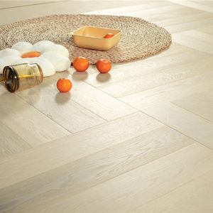 พื้นไม้เอ็นจิเนียร์ลายก้างปลาไม้โอ๊คขาวหลายชั้น ระบบคลิ๊กล็อค ทนไฟ ดีไซน์ทันสมัย เหมาะสำหรับห้องนั่งเล่นและห้องน้ำ - Product Image 2