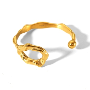 <span class=keywords><strong>Bracelet</strong></span> jonc ajustable en acier inoxydable plaqué or 18 carats, motif géométrique <span class=keywords><strong>volcan</strong></span> <span class=keywords><strong>de</strong></span> <span class=keywords><strong>lave</strong></span> irrégulier et creux, pour femme - Product Image 1