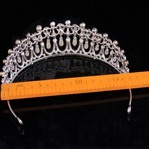 Couronnes <span class=keywords><strong>de</strong></span> <span class=keywords><strong>mariée</strong></span> et voiles Shenglan, nouvelles couronnes <span class=keywords><strong>de</strong></span> princesse en cristal et perles faites à la main - Product Image 5