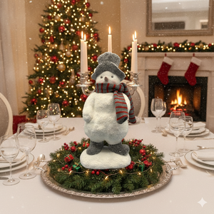 Décoration <span class=keywords><strong>de</strong></span> table <span class=keywords><strong>de</strong></span> Noël Bonhomme <span class=keywords><strong>de</strong></span> neige blanc givré, chapeau gris, écharpe rayée rouge et grise, bottes, ornement statique neutre d'hiver pour cheminée - Product Image 3