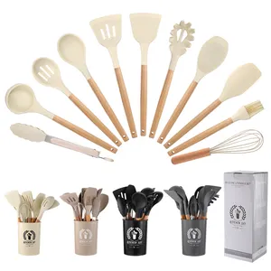 Set di utensili da cucina colorati di alta qualità da 11 pezzi utensili da cucina utensili da cucina in Silicone con manico in legno