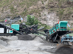 Estación trituradora de impacto móvil para la producción de piedra minera Planta trituradora de piedra caliza de granito móvil Motor Precio competitivo - Product Image 2