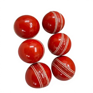 Pelota de Cricket de Cuero Roja Resistente al Por Mayor, 156 g, Pelota Especial para Partidos, Logotipo Personalizado, Suministro Directo de Fábrica - Product Image 1