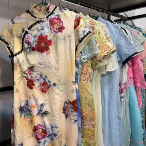 Venta al por mayor a bajo precio, ropa usada de alta calidad y estilo exquisito, fardos de ropa usada de verano estilo <span class=keywords><strong>Cheongsam</strong></span> para mujer - Product Image 6