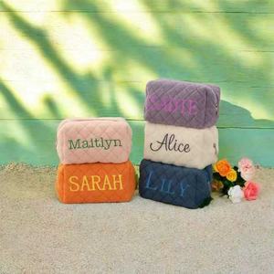 Sac cosmétique en fourrure en peluche avec velours Teddy ouilted Diamond-Pattern Cosmetic Bag Custom Quilting Embroidery Makeup Bags for Travel - Product Image 2