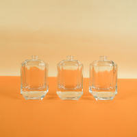 Flacon de parfum en verre transparent facetté rechargeable de 50 ml pour les marques de parfums personnalisées