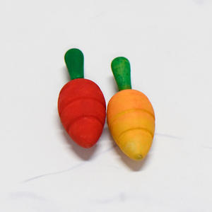 Haut de cheville <span class=keywords><strong>en</strong></span> forme de carotte <span class=keywords><strong>en</strong></span> <span class=keywords><strong>bois</strong></span> non peint écologique pour le jeu créatif des enfants - Product Image 1