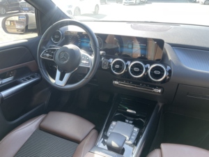 Mercedes-Benz <span class=keywords><strong>Classe</strong></span> C <span class=keywords><strong>2020</strong></span> B <span class=keywords><strong>180</strong></span> 1.3T Moteur turbo Transmission automatique Volant à gauche Intérieur foncé Cuir R17 Euro VI - Product Image 5