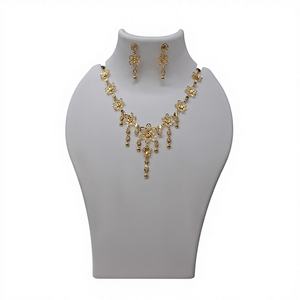 ชุดสร้อยคอทองคำ 22K ลายดอกไม้ พร้อมจี้ห้อยและต่างหูเข้าชุดสำหรับผู้หญิง เครื่องประดับเจ้าสาวแบบดั้งเดิม - Product Image 2