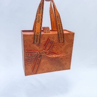 Boîte cadeau en papier portable avec poignée robuste et logo personnalisé, avec couleurs personnalisées pour bijoux, emballage cadeau de luxe, boîte de présentation